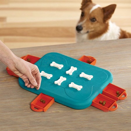 Nina Ottosson Casino игра-головоломка для собак, 3 уровень сложности (продвинутый) фото 3